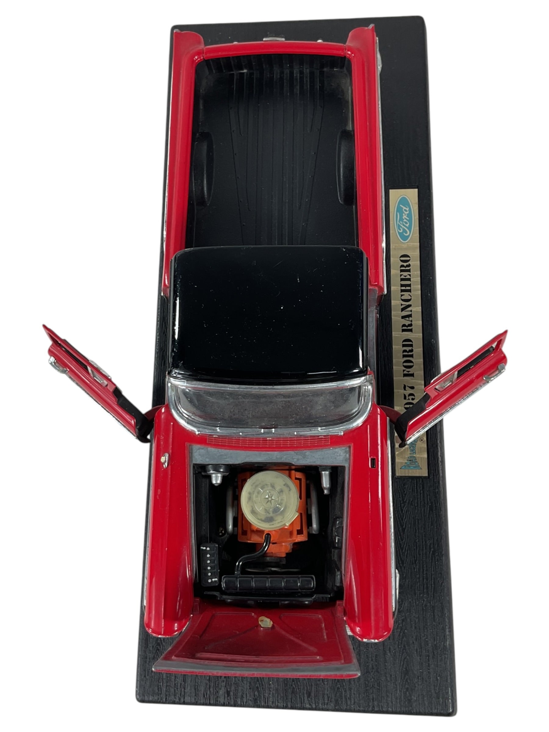 Modelo a escala Ford Ranchero 1957 vista en perspectiva