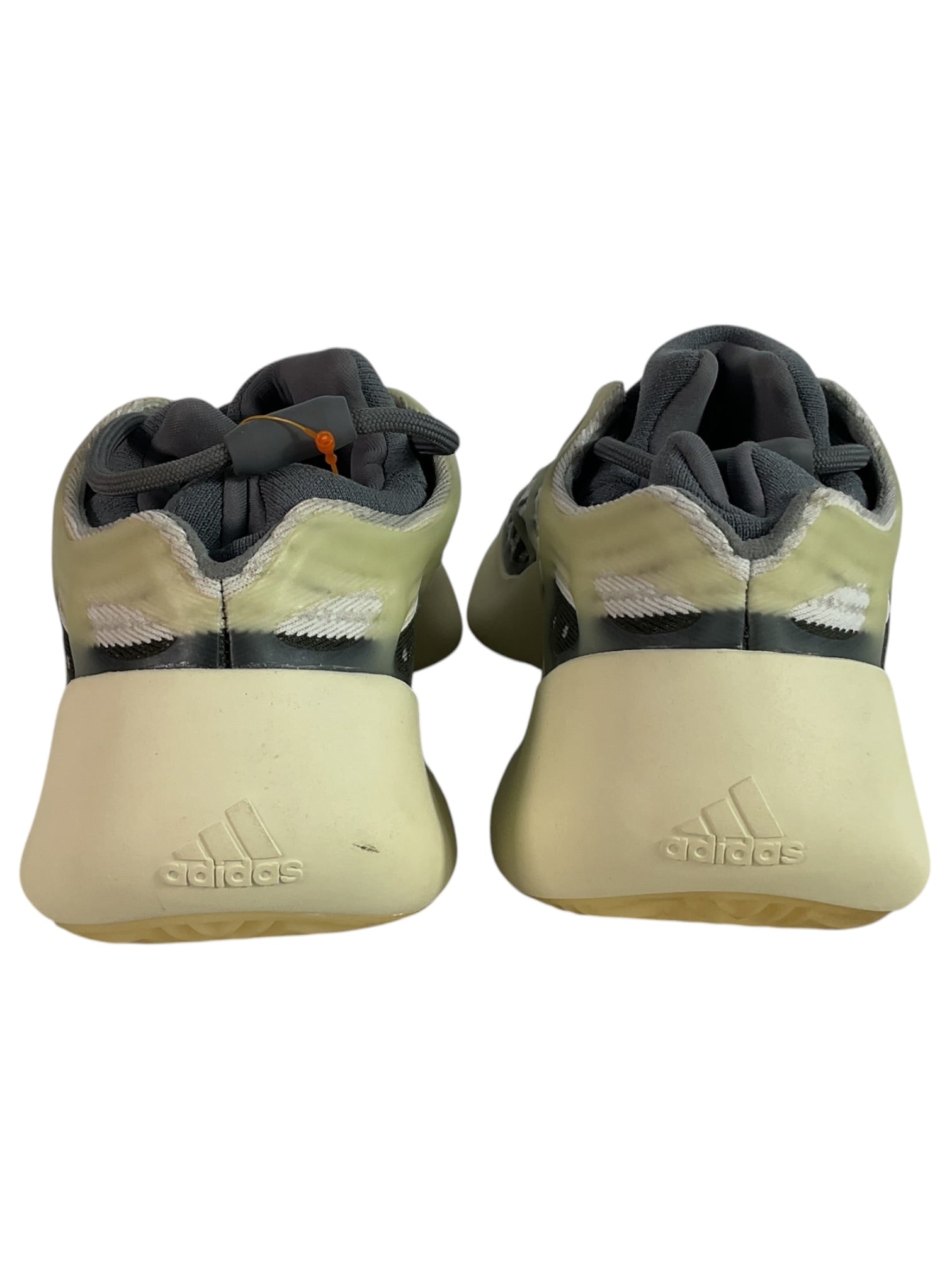 Tenis 8 (Adidas Yeezy)