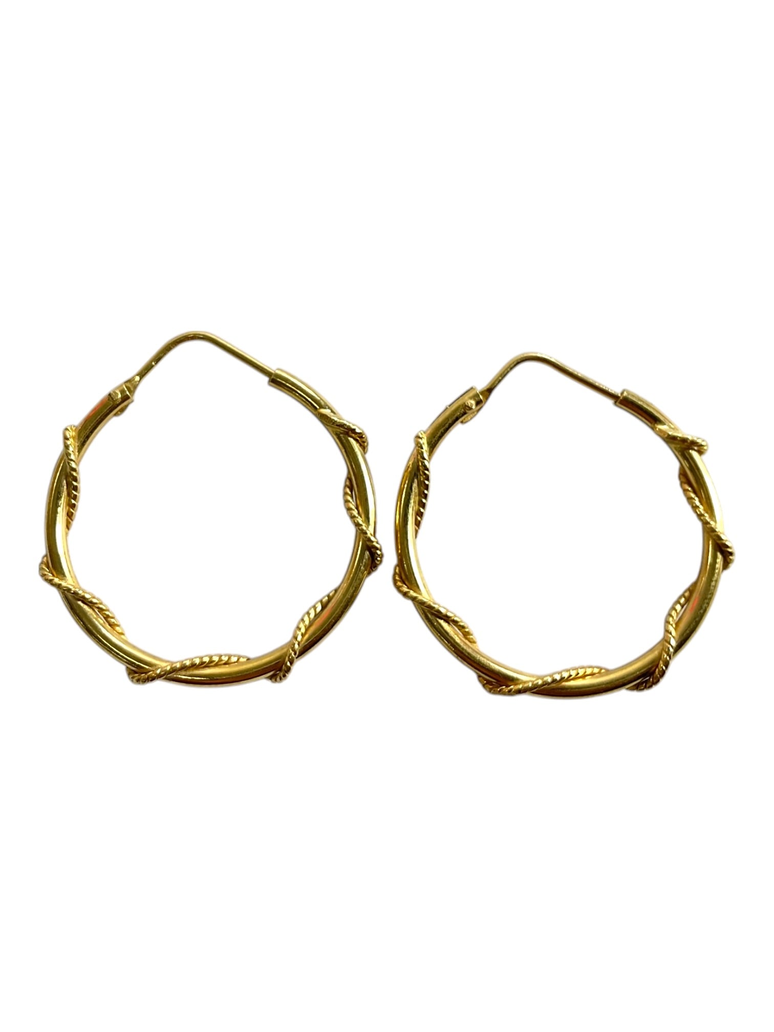 Aritos de oro