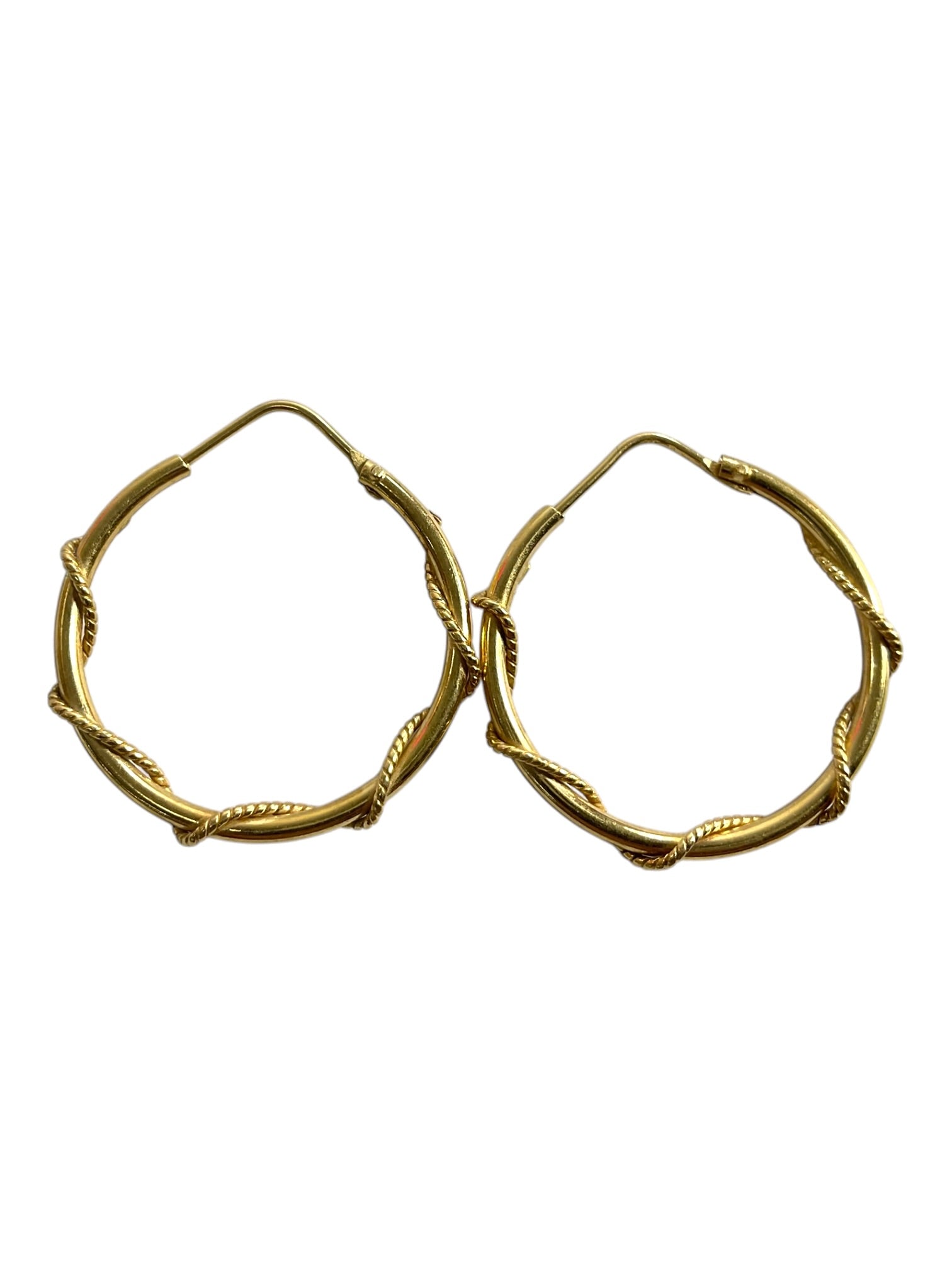Aritos de oro