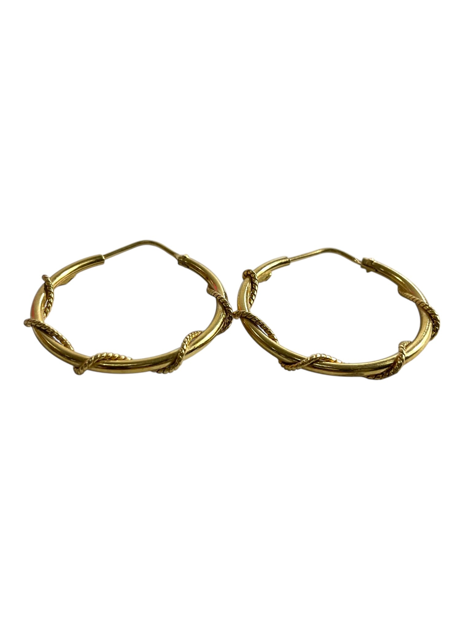 Aritos de oro