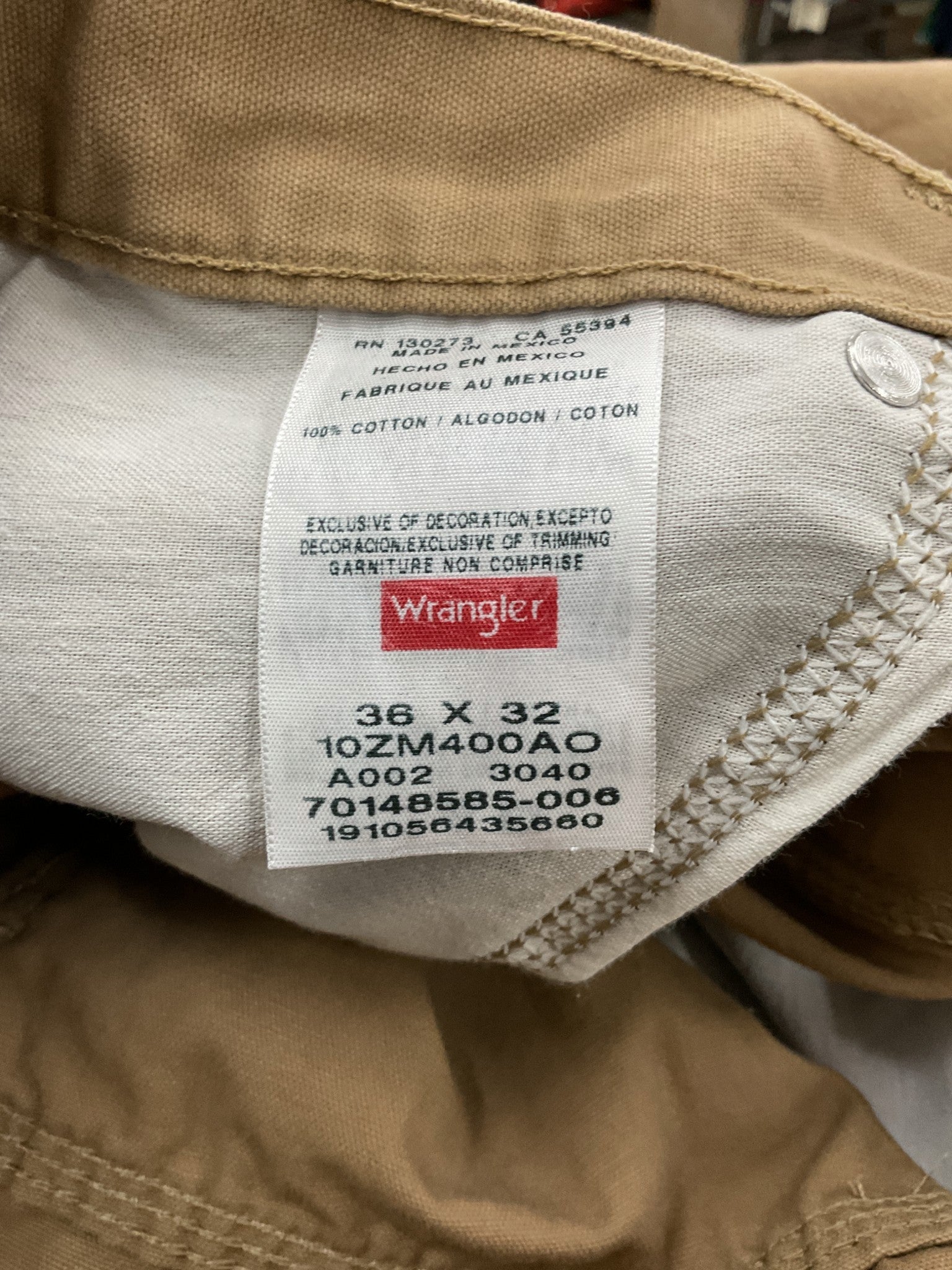 Pantalón 36 (Wrangler)