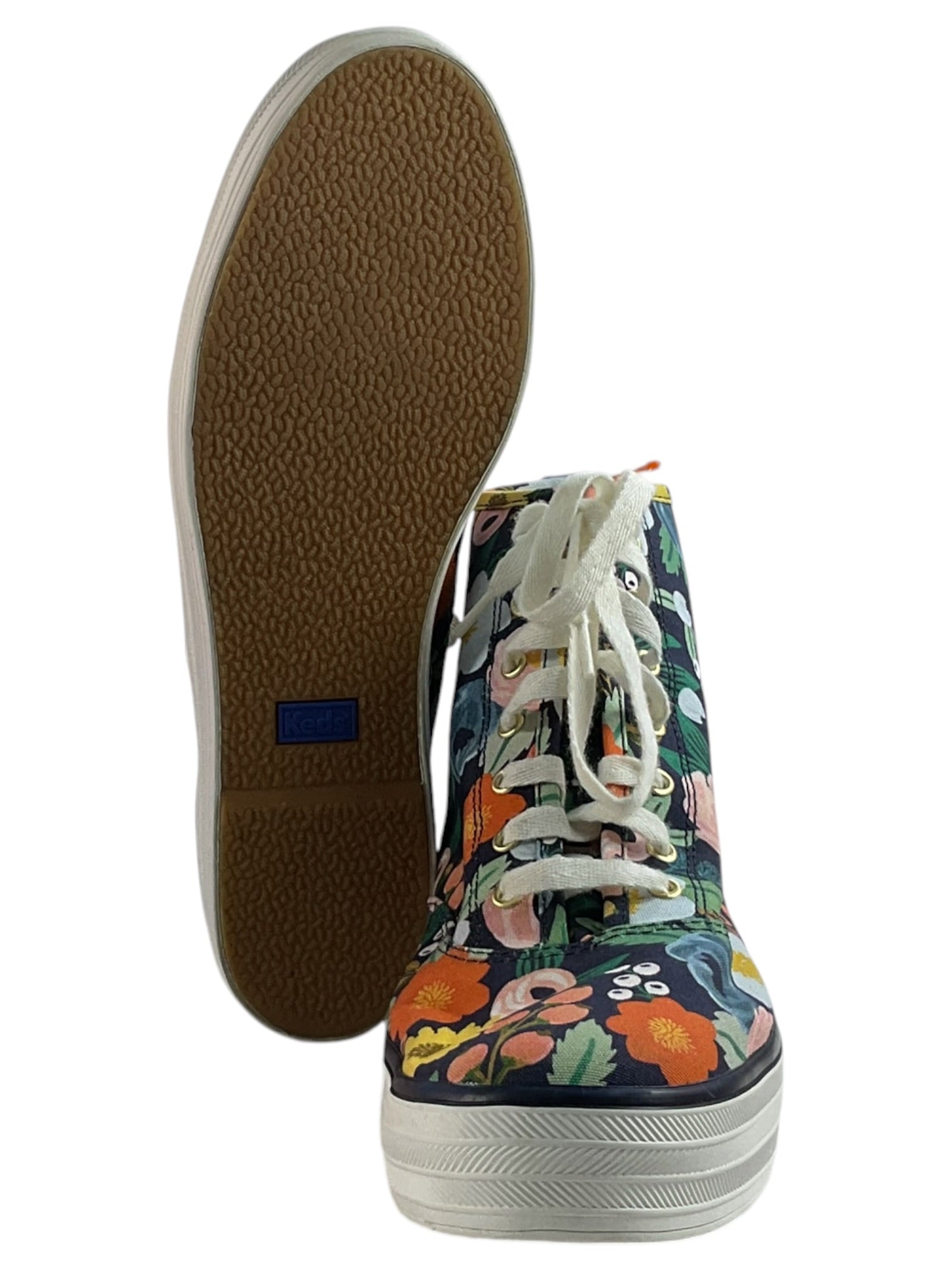 Tenis 8.5
