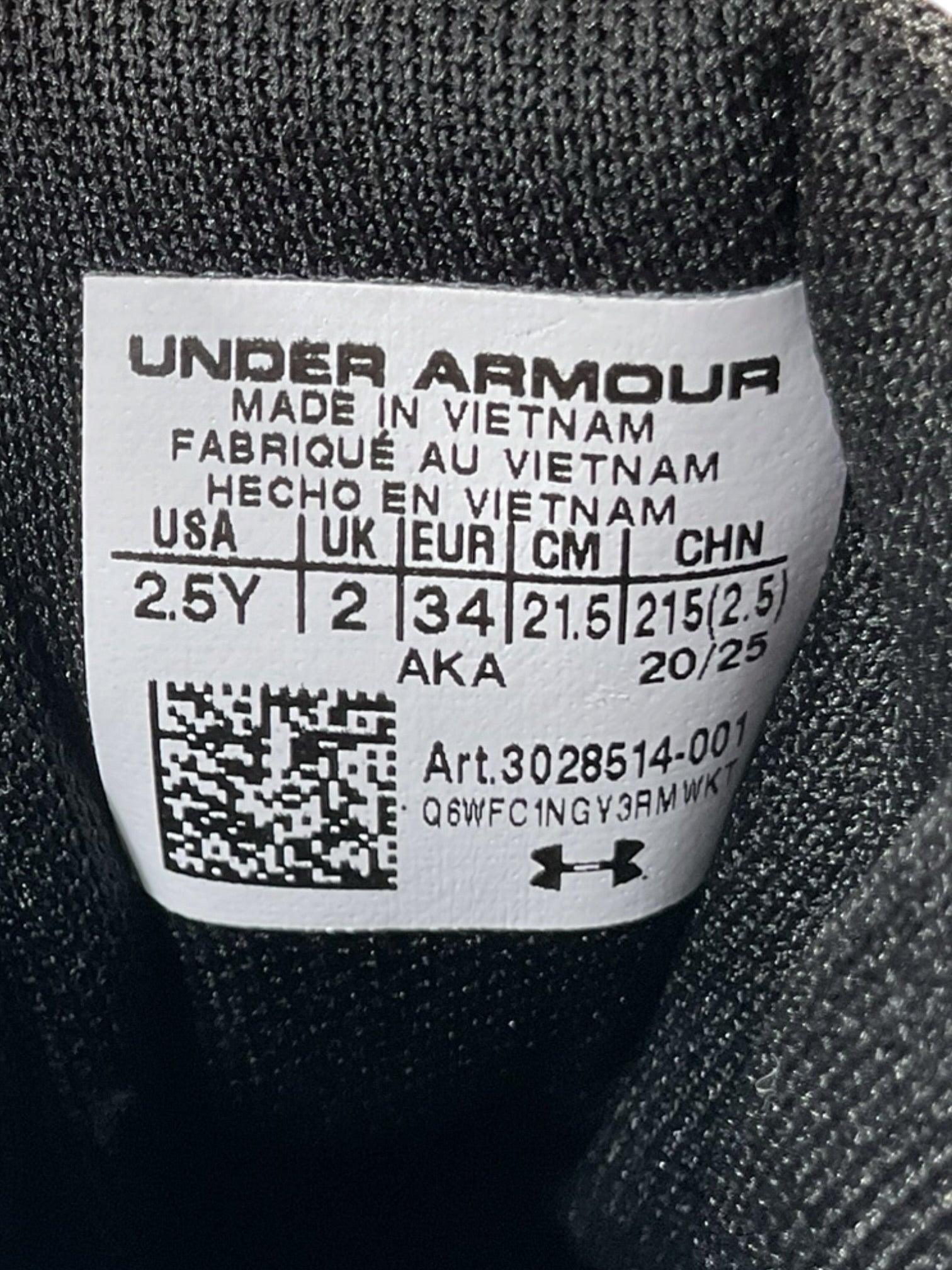 Tenis niño 2.5Y (Under Armour)