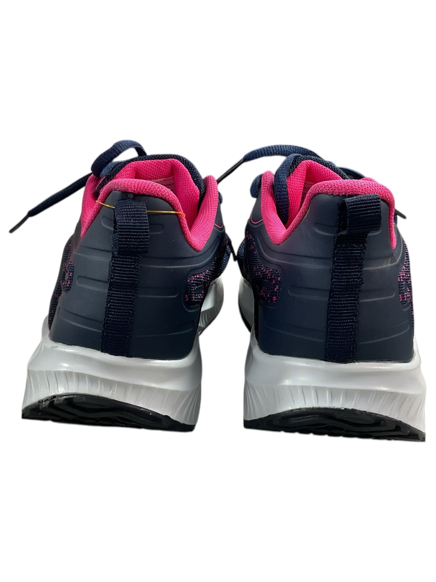 Tenis 8.5