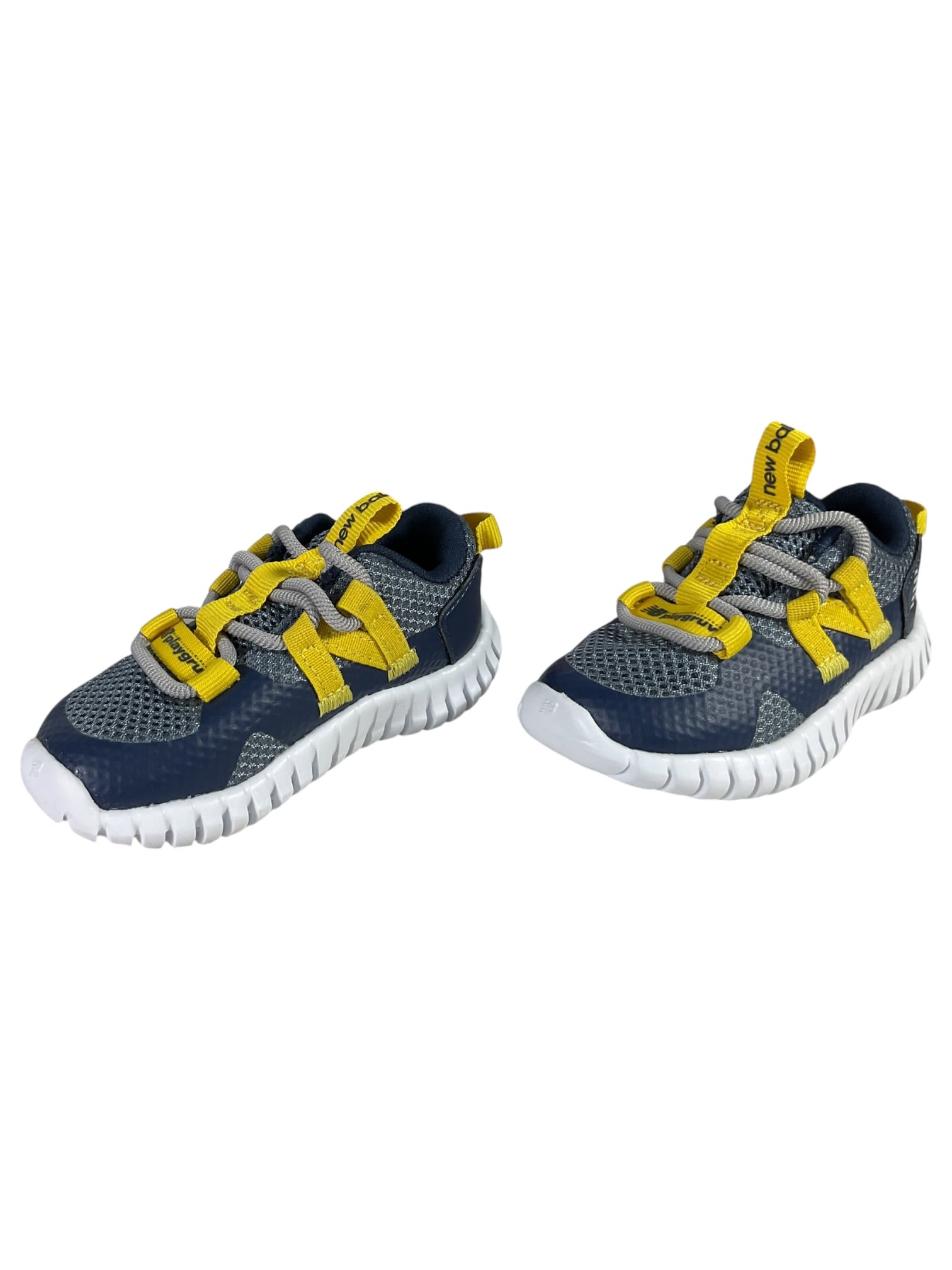 Tenis niño 4 (New Balance)