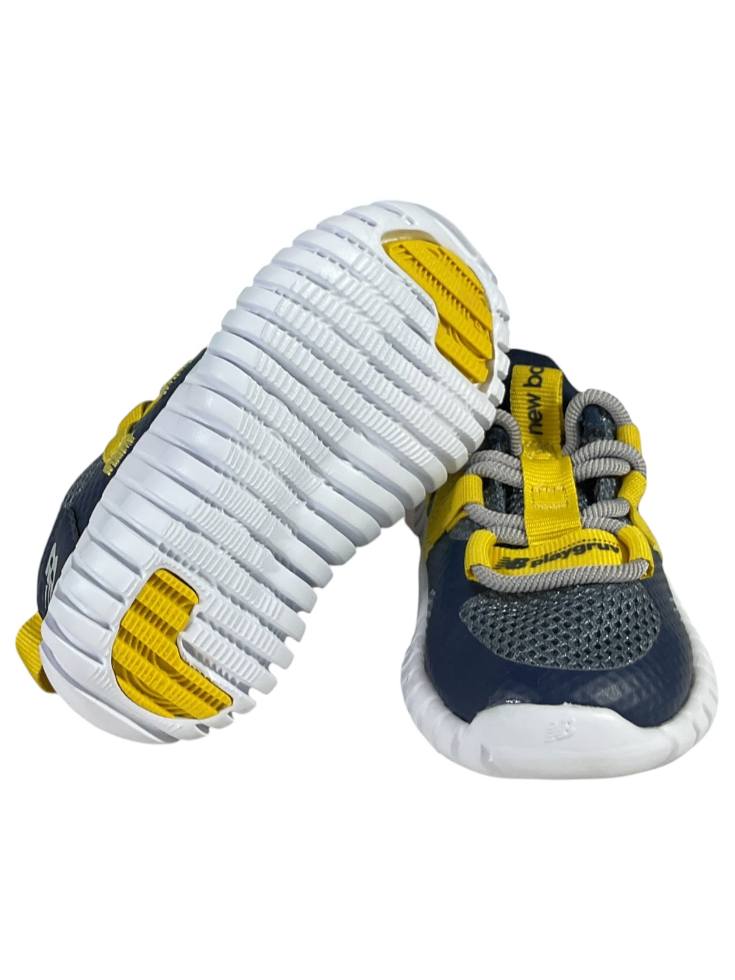 Tenis niño 4 (New Balance)