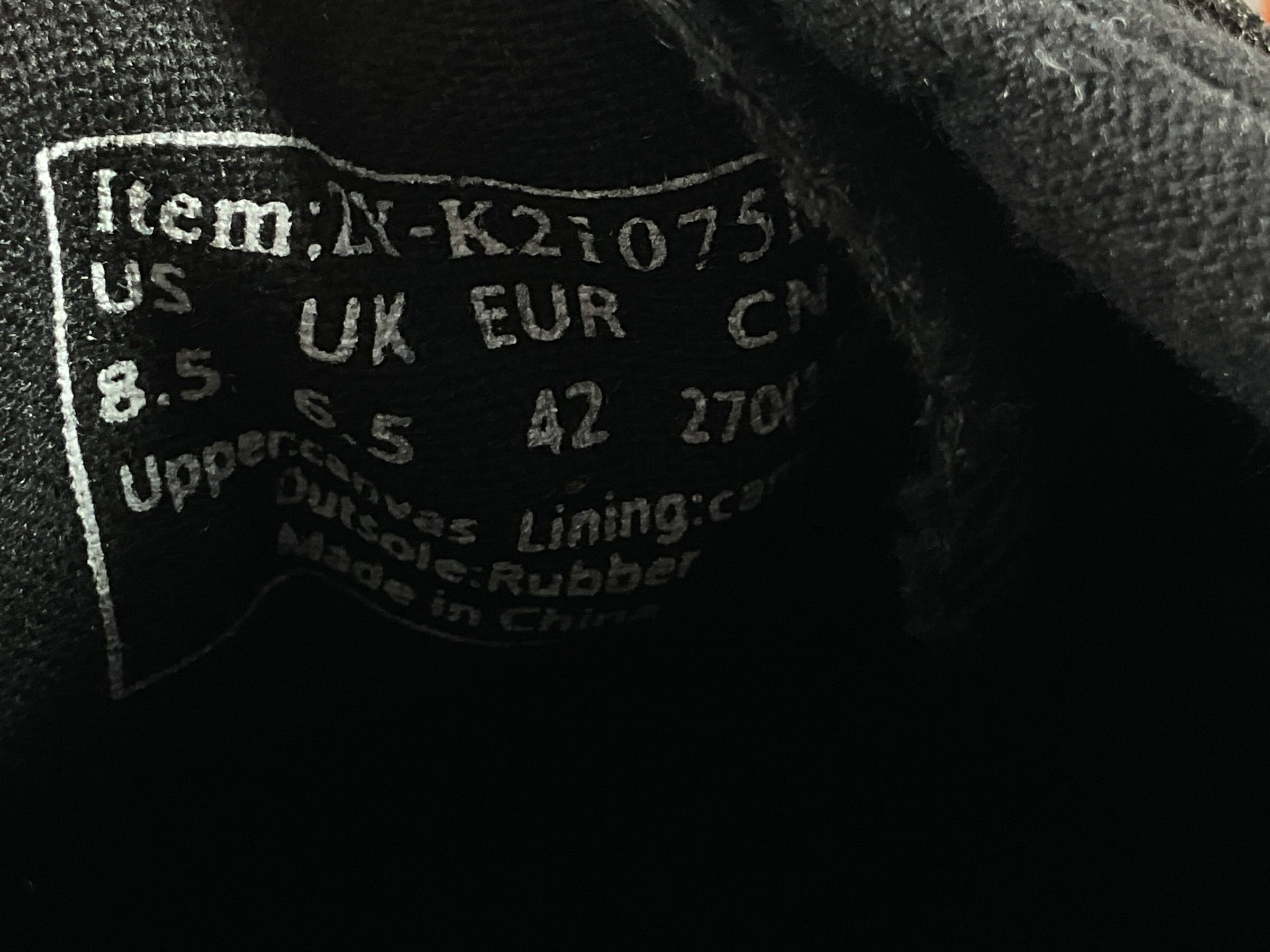 Tenis 8.5