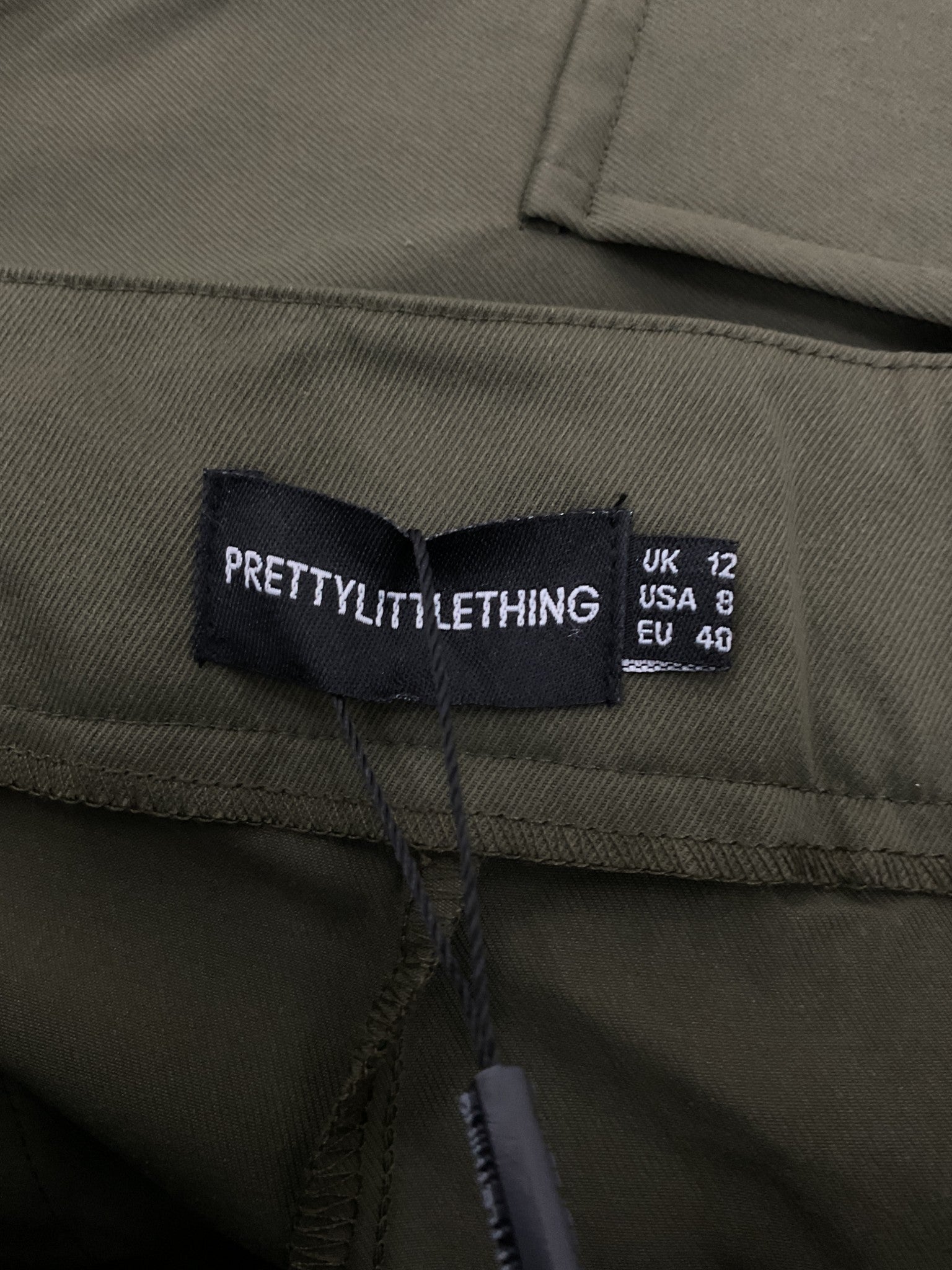 Pantalon 12 (PRETTYLITTLETHING)