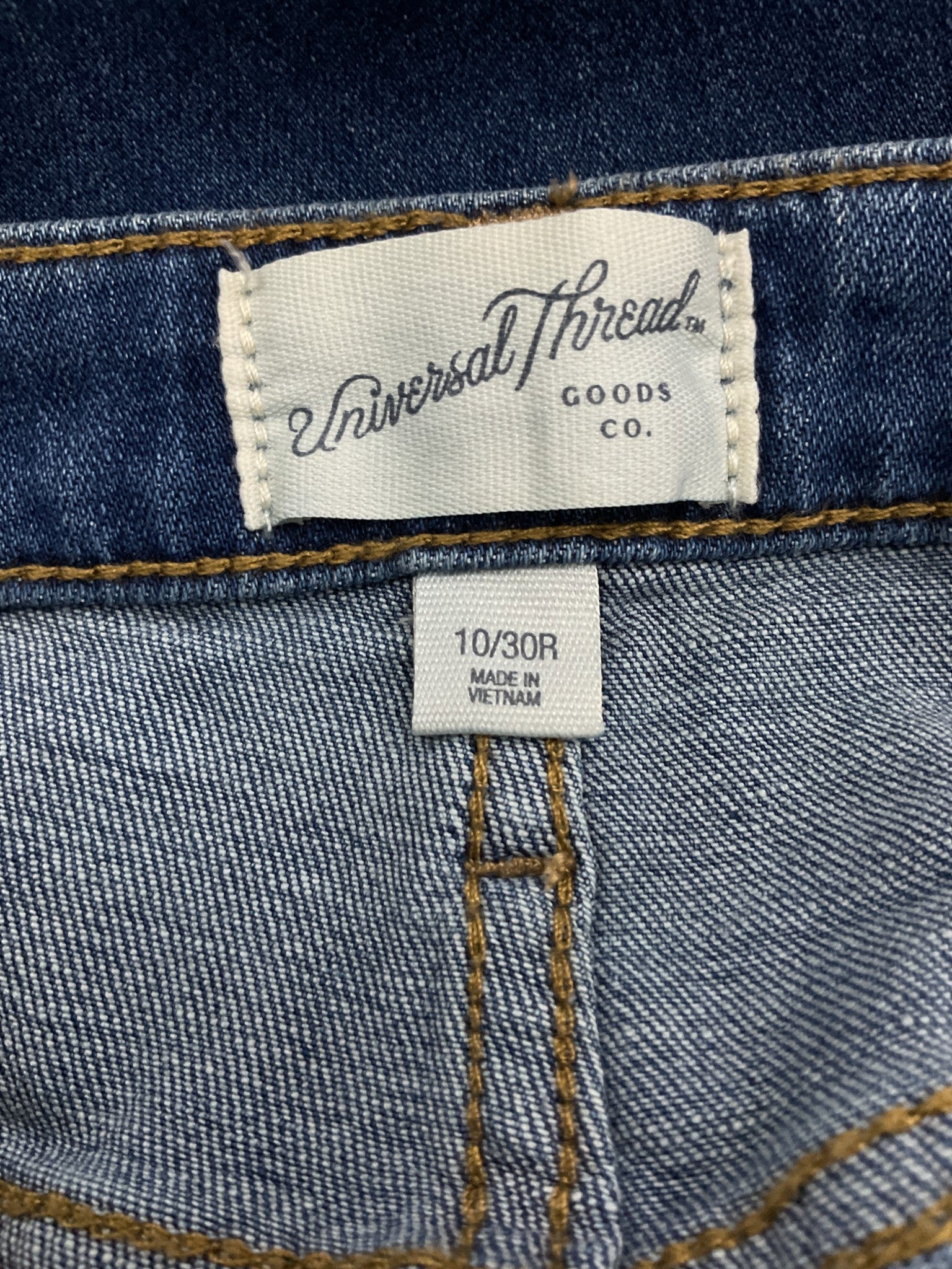 Jean 10 (Universal Thread)