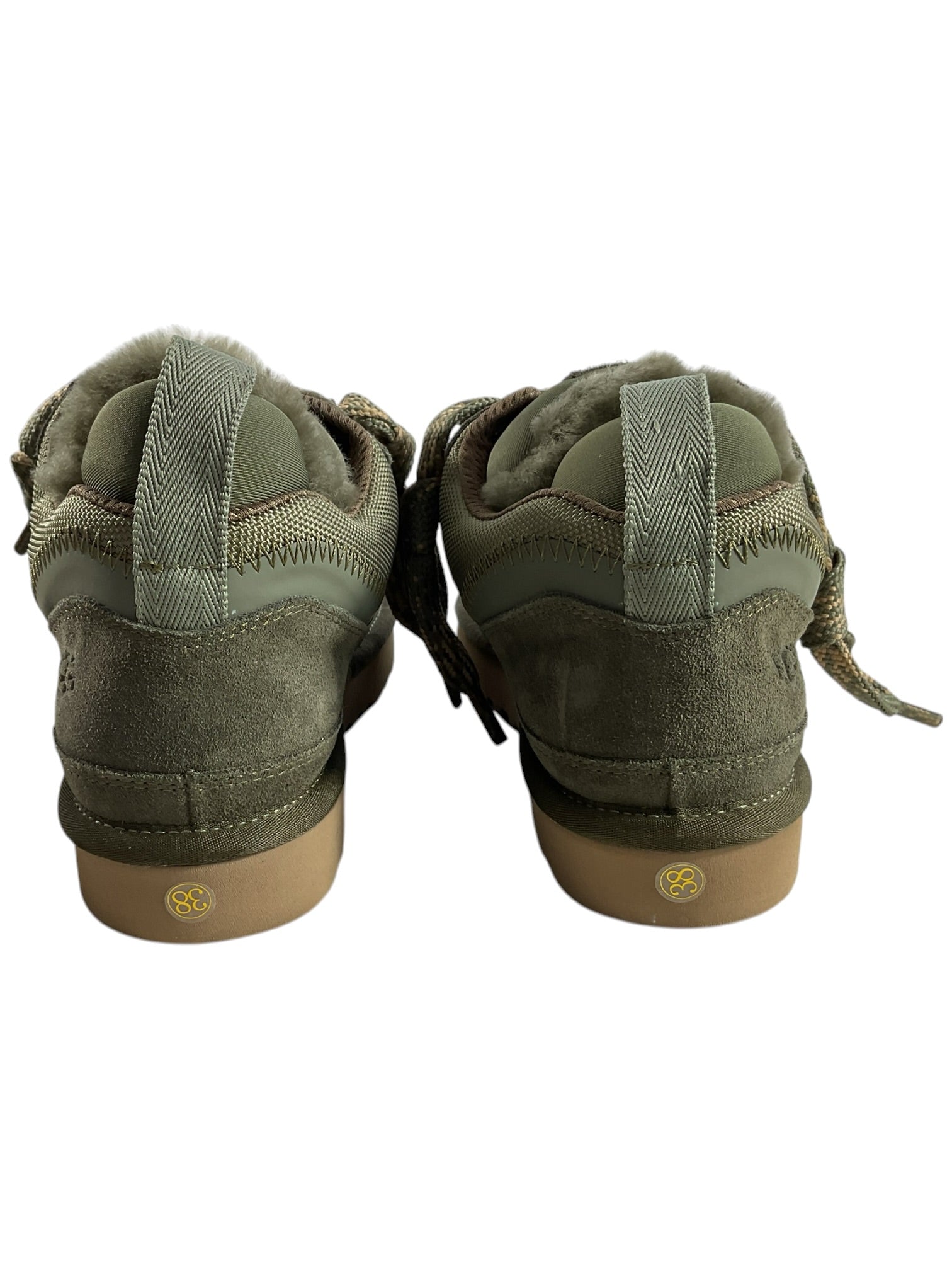 Zapato 8  (UGG)