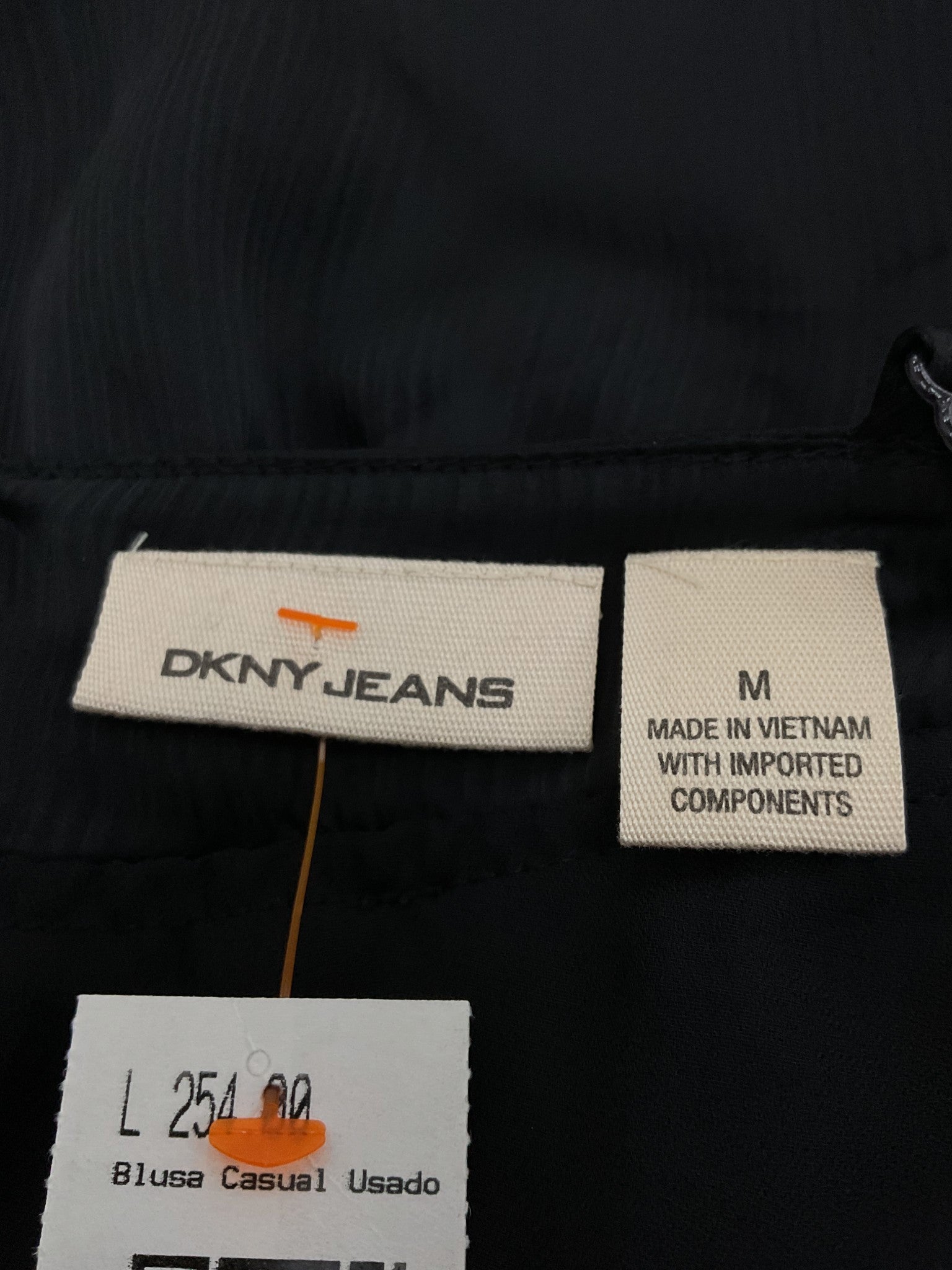 Blusa M (DKNY JEANS)