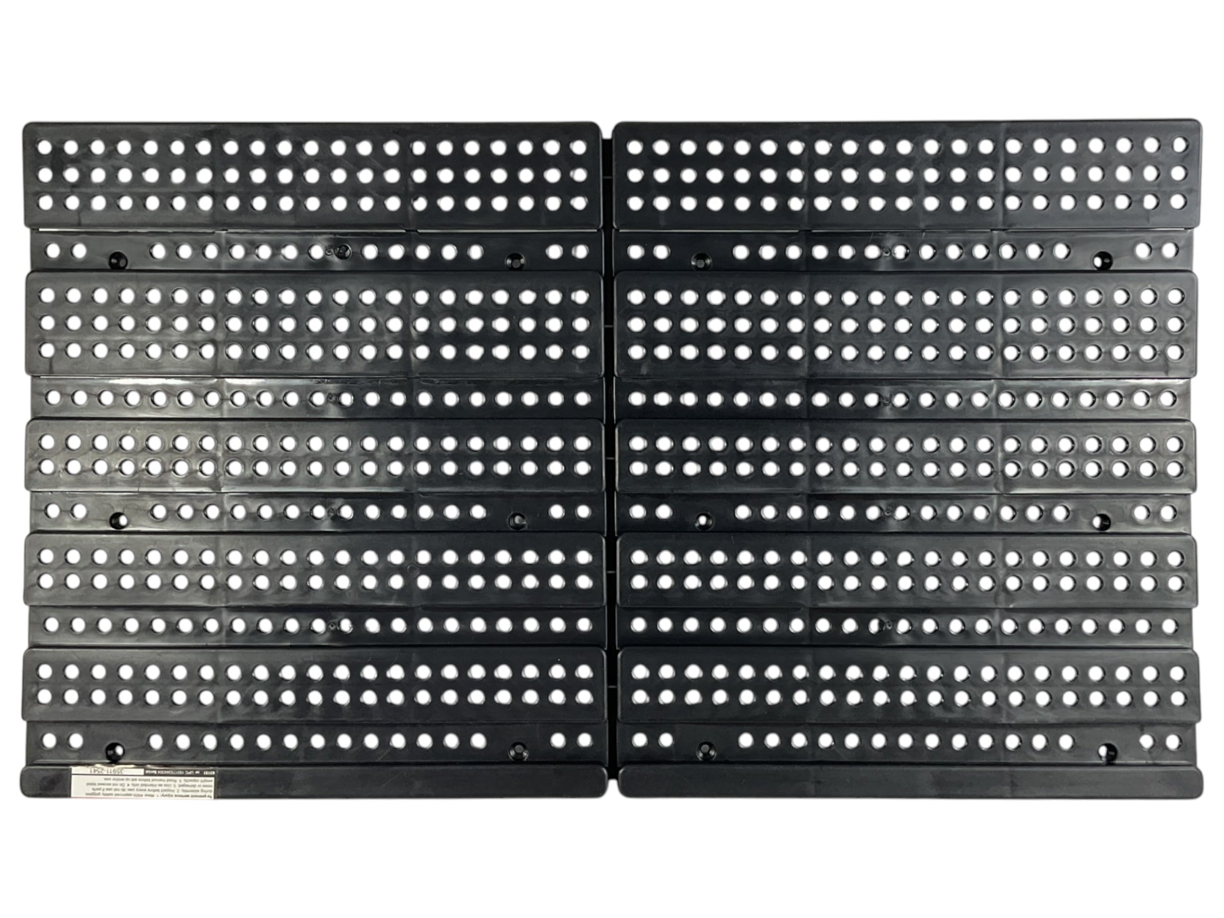 Sistema Stalwart - Panel perforado negro completo desplegado