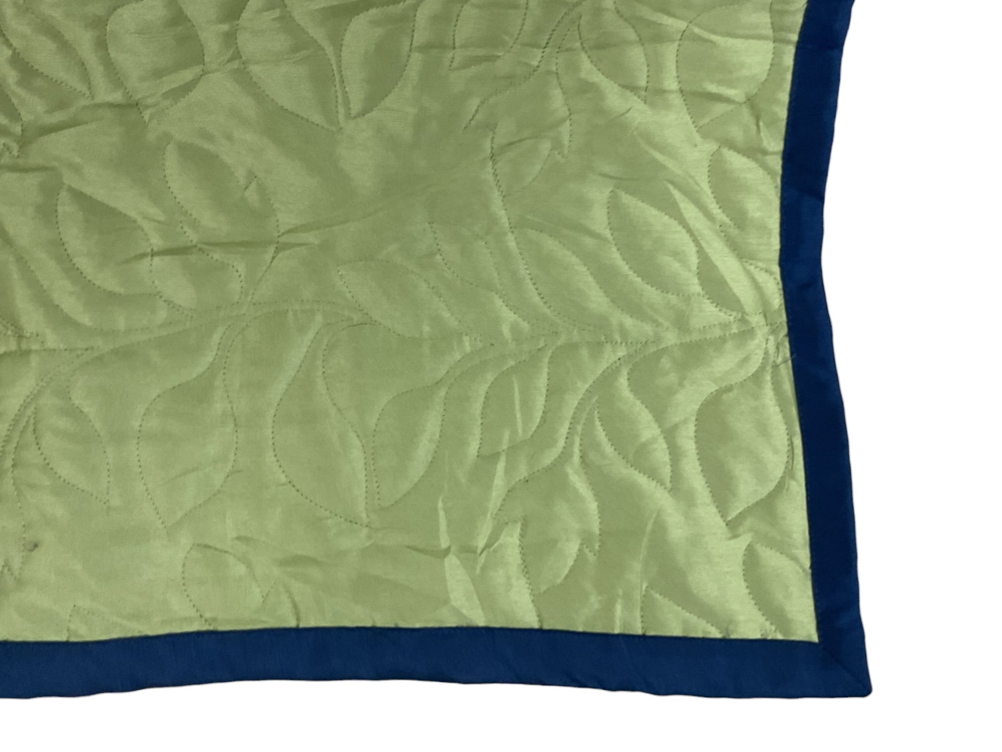 Cubrecama reversible - detalle acolchado verde oliva