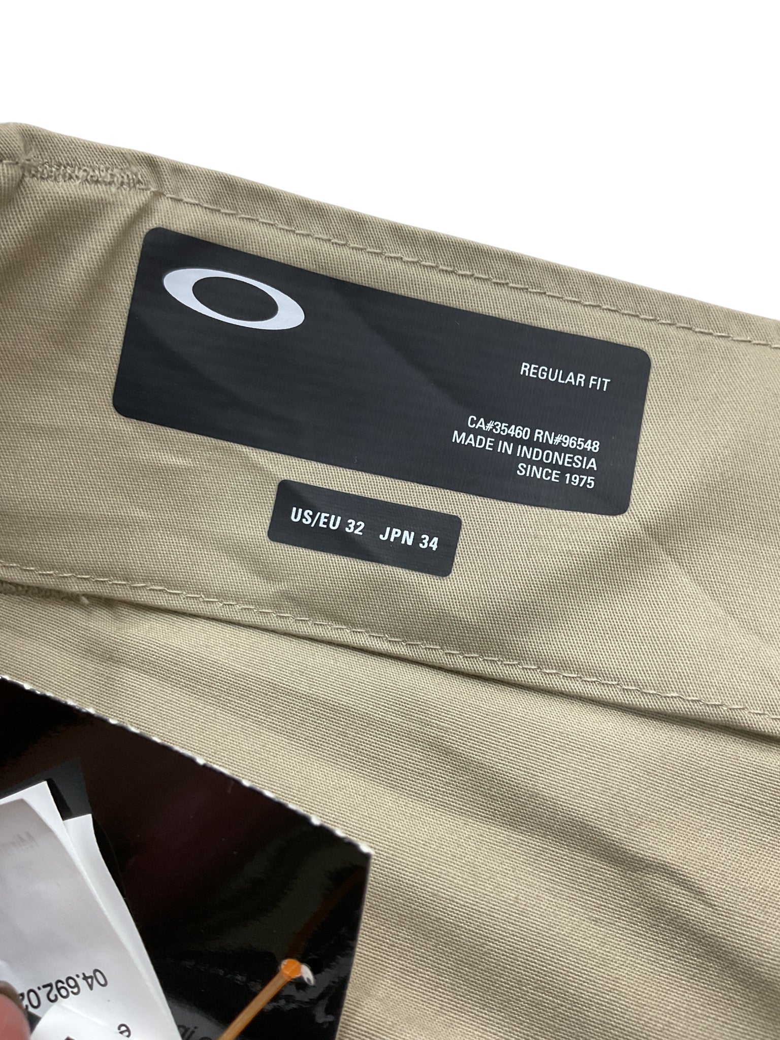 Short 32 (Oakley)