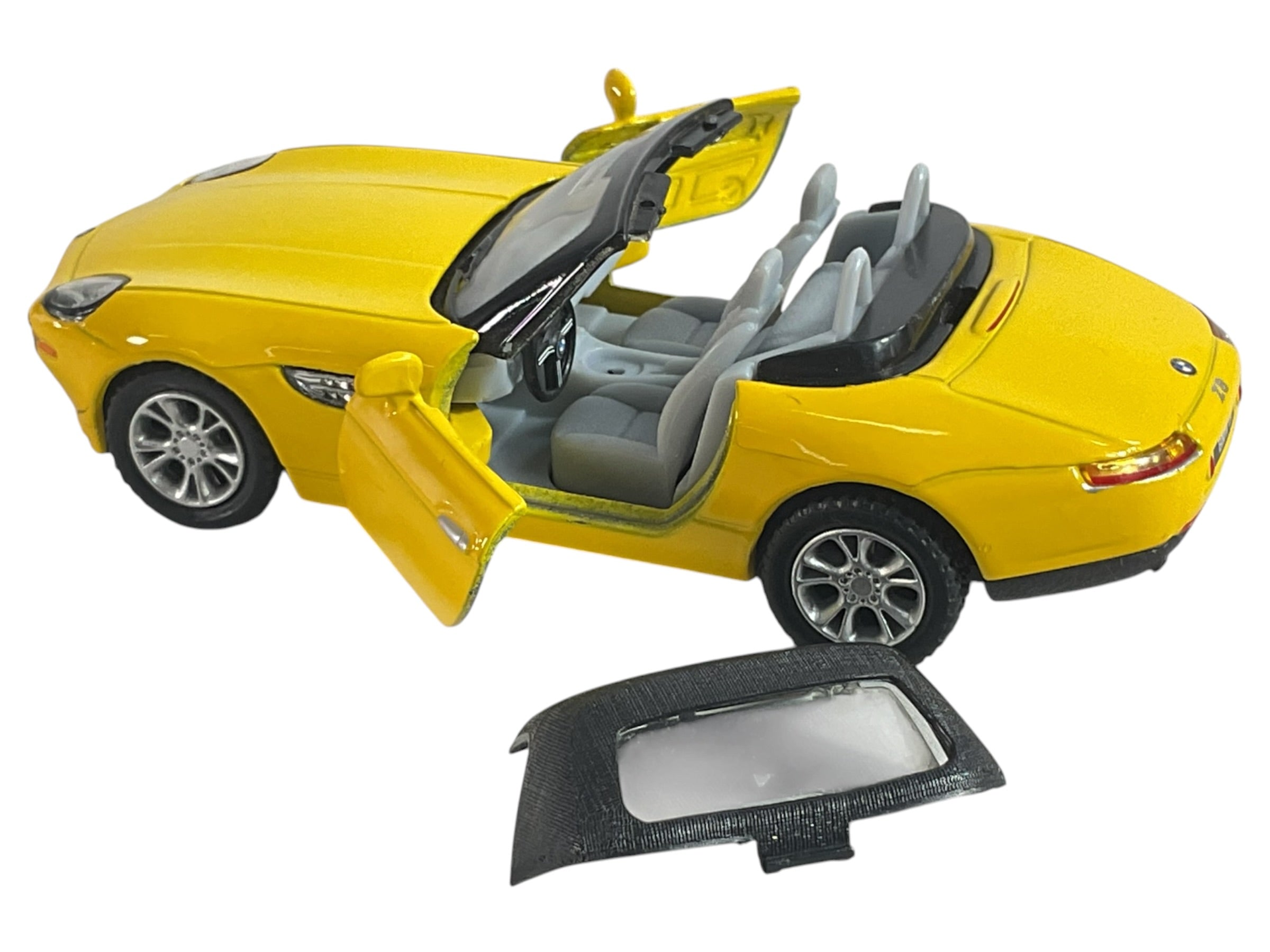 Carro a escala BMW Z8 amarillo vista frontal