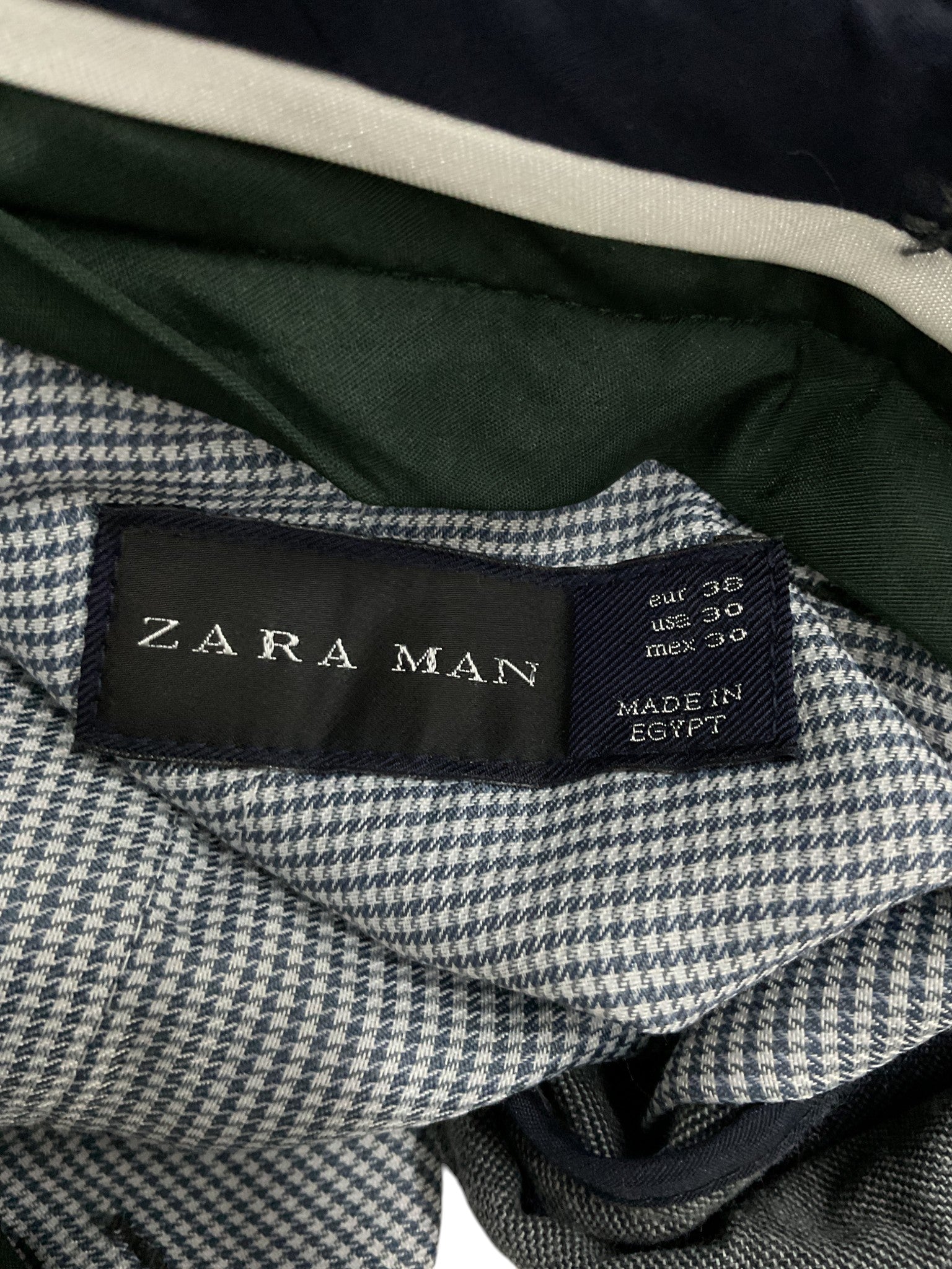 Pantalón 30 (ZARA MAN)