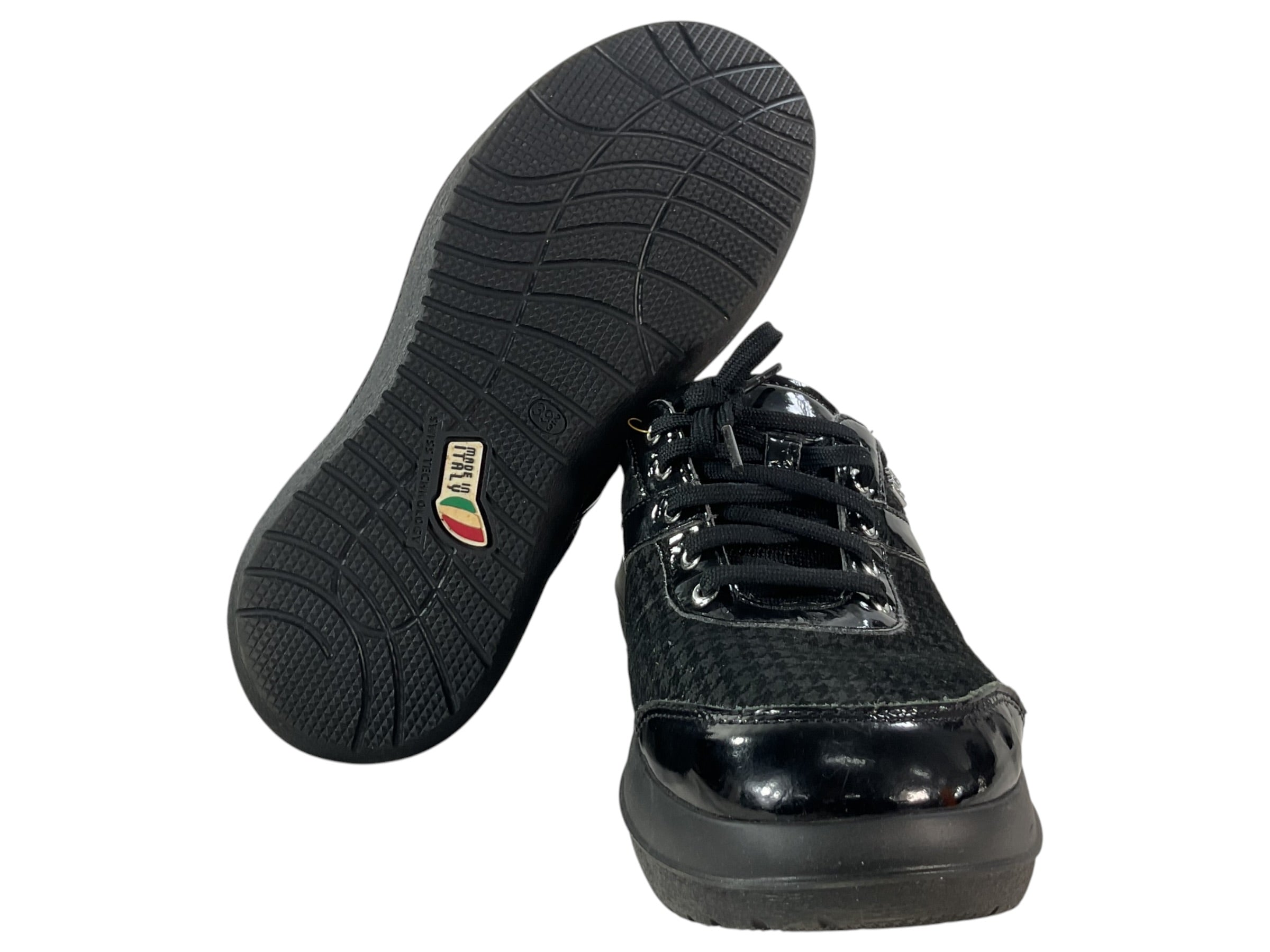 Tenis 8.5