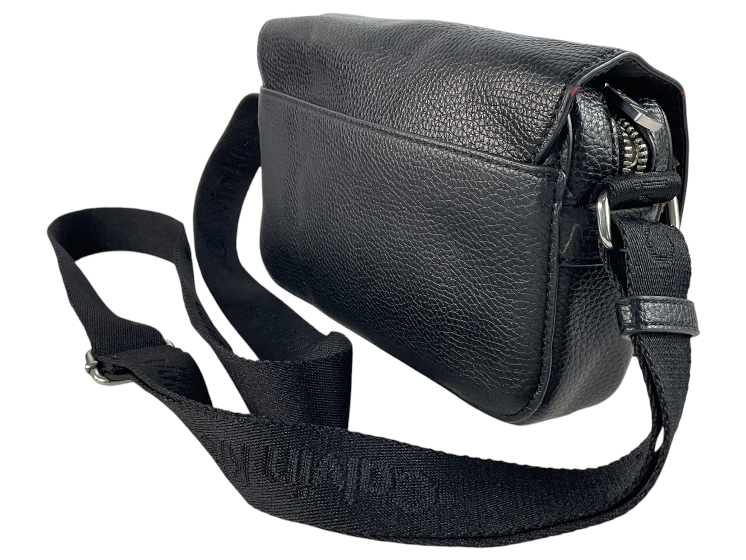 Cartera (Calvin Klein)