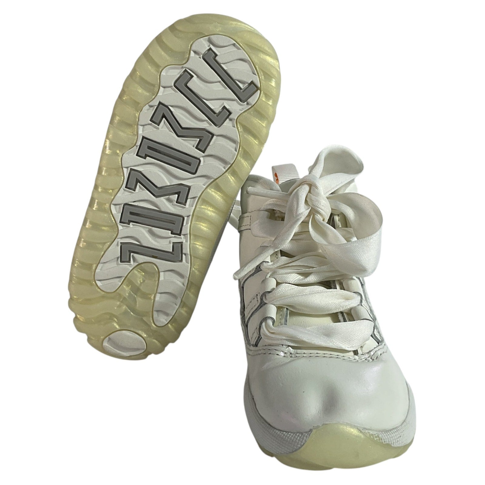 Tenis niña 8C (Jordan)