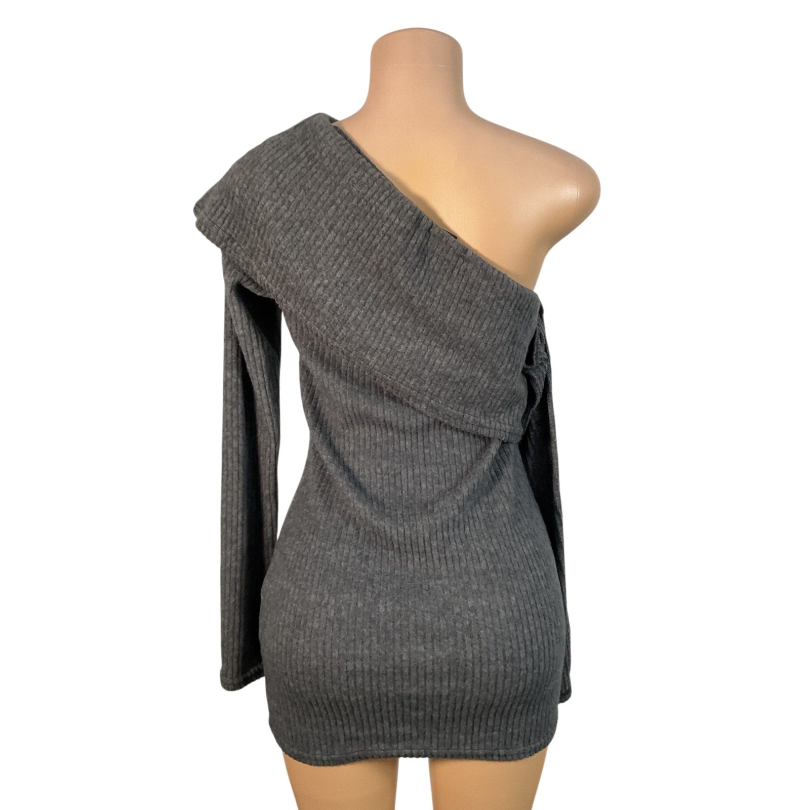 Vestido 6 (PRETTYLITTLETHING)