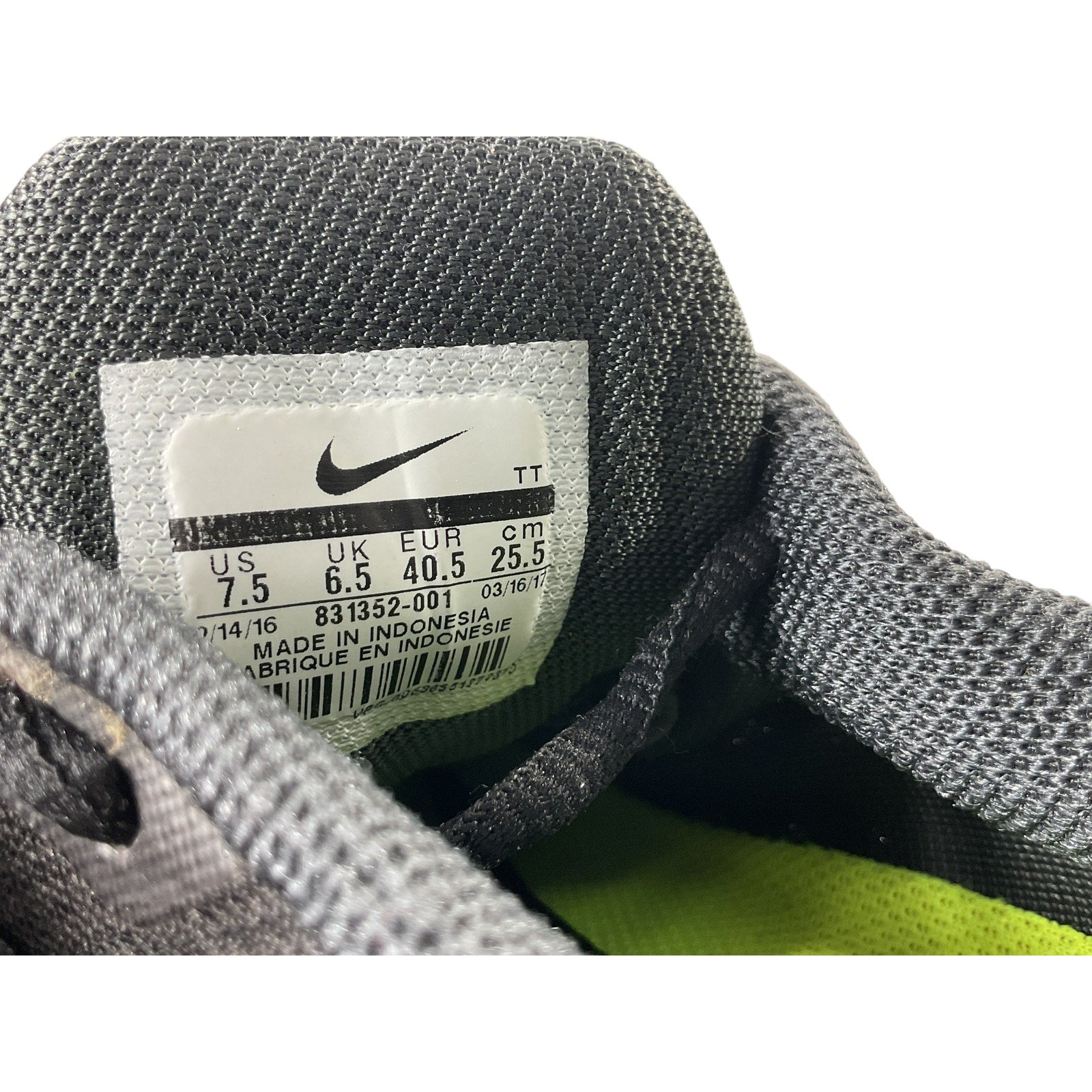 Tenis 7.5 (Nike)