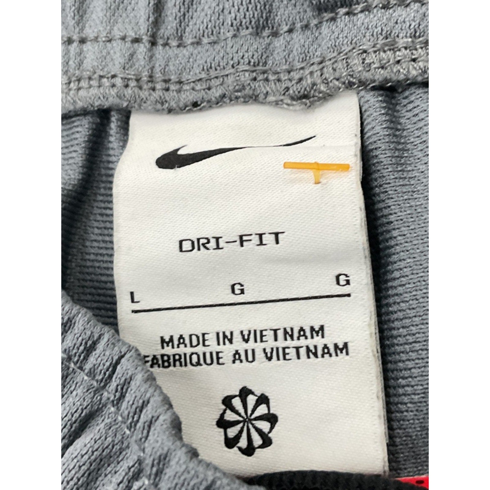 Short L (Nike)