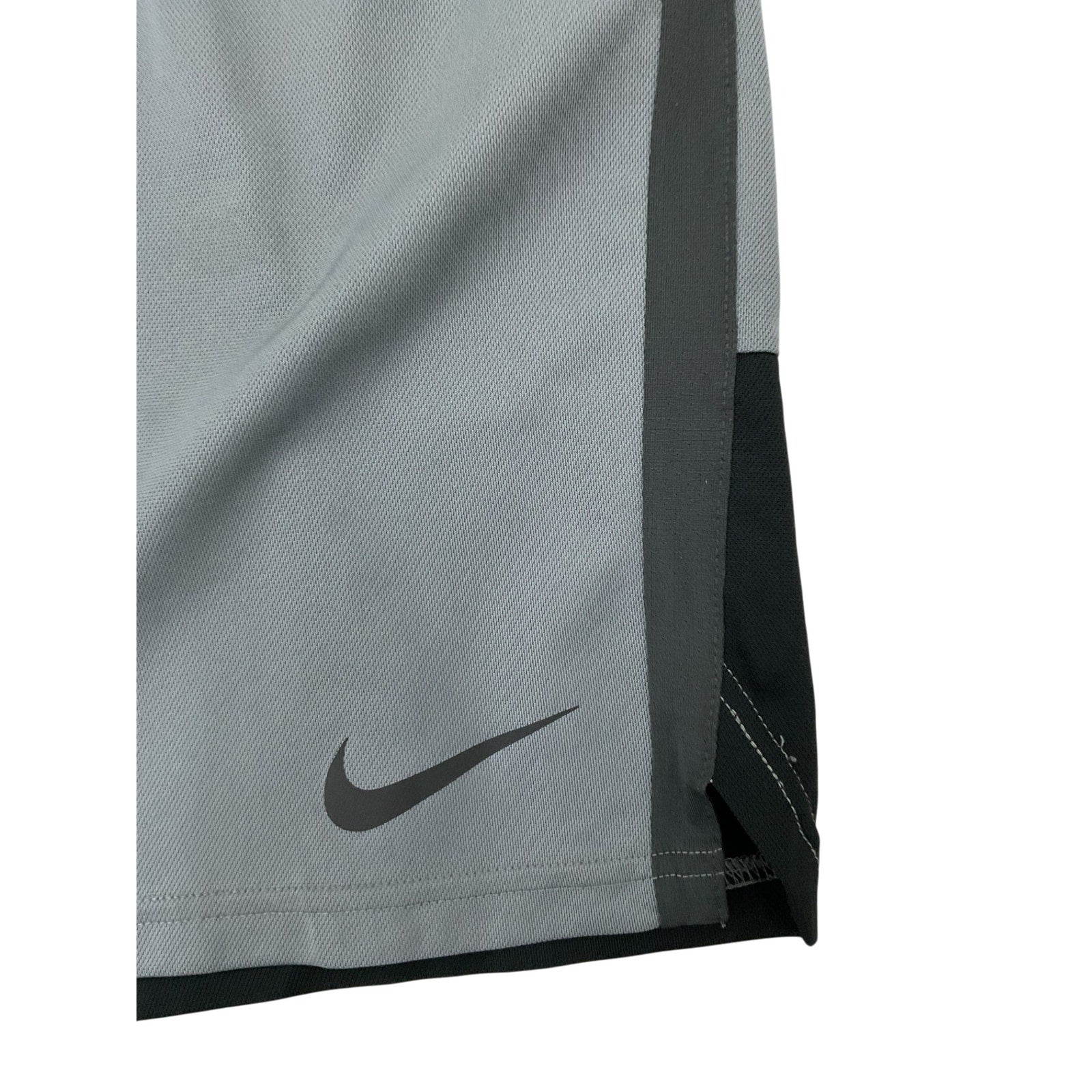 Short L (Nike)