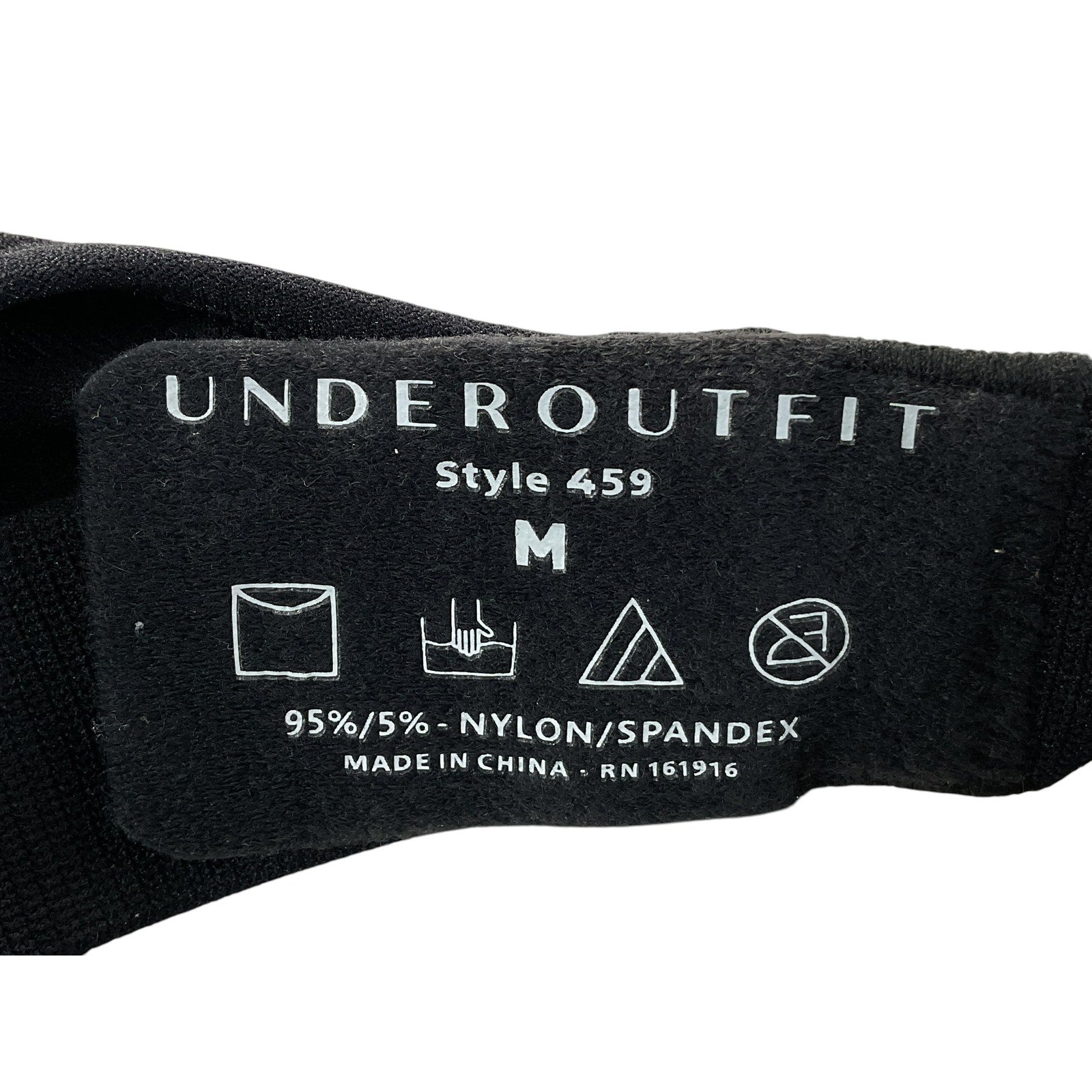 Top M (UNDEROUTFIT)