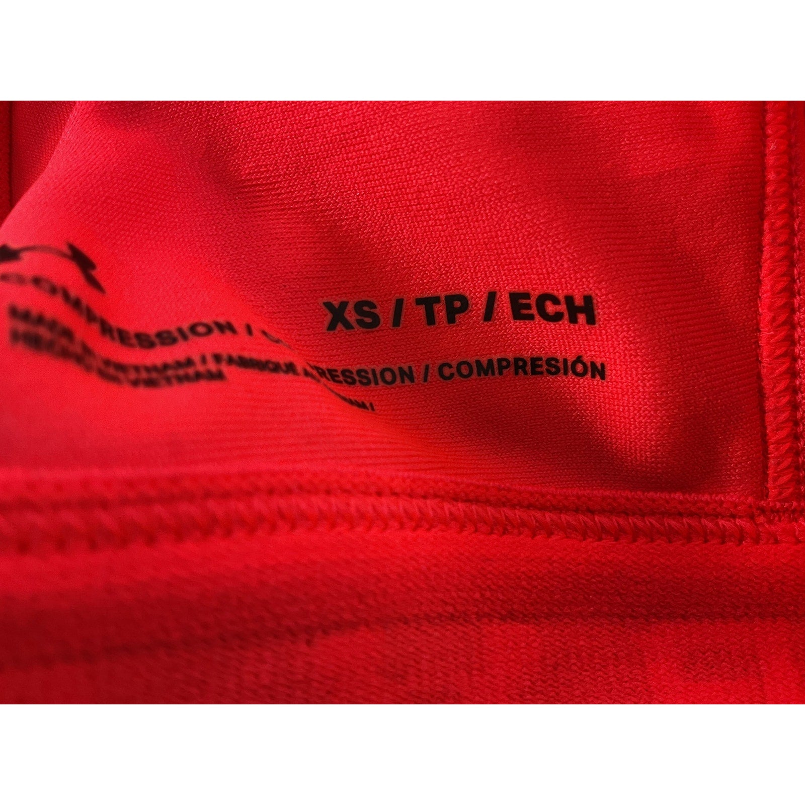 Top xs (UNDER ARMOUR)
