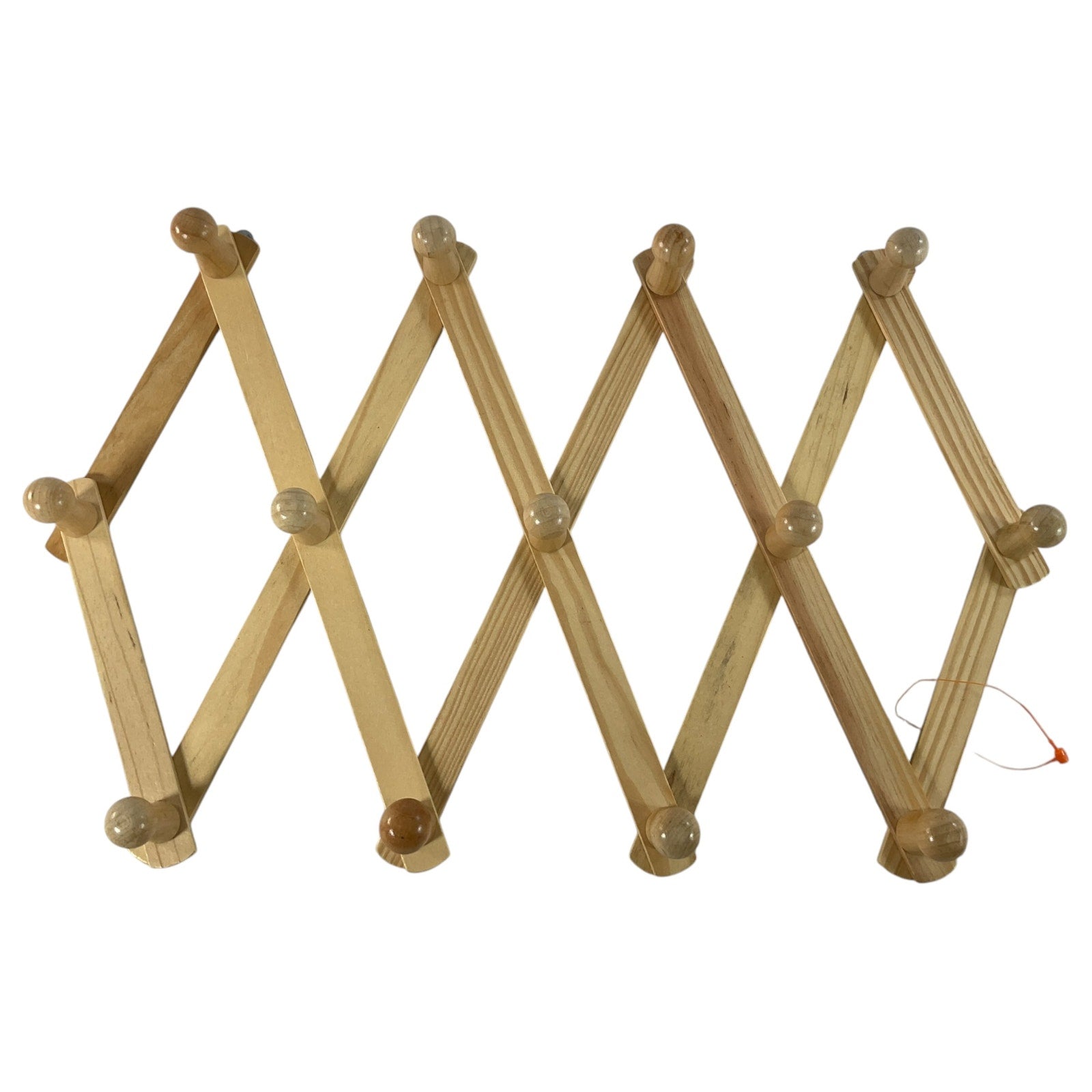 Perchero extensible de pared.