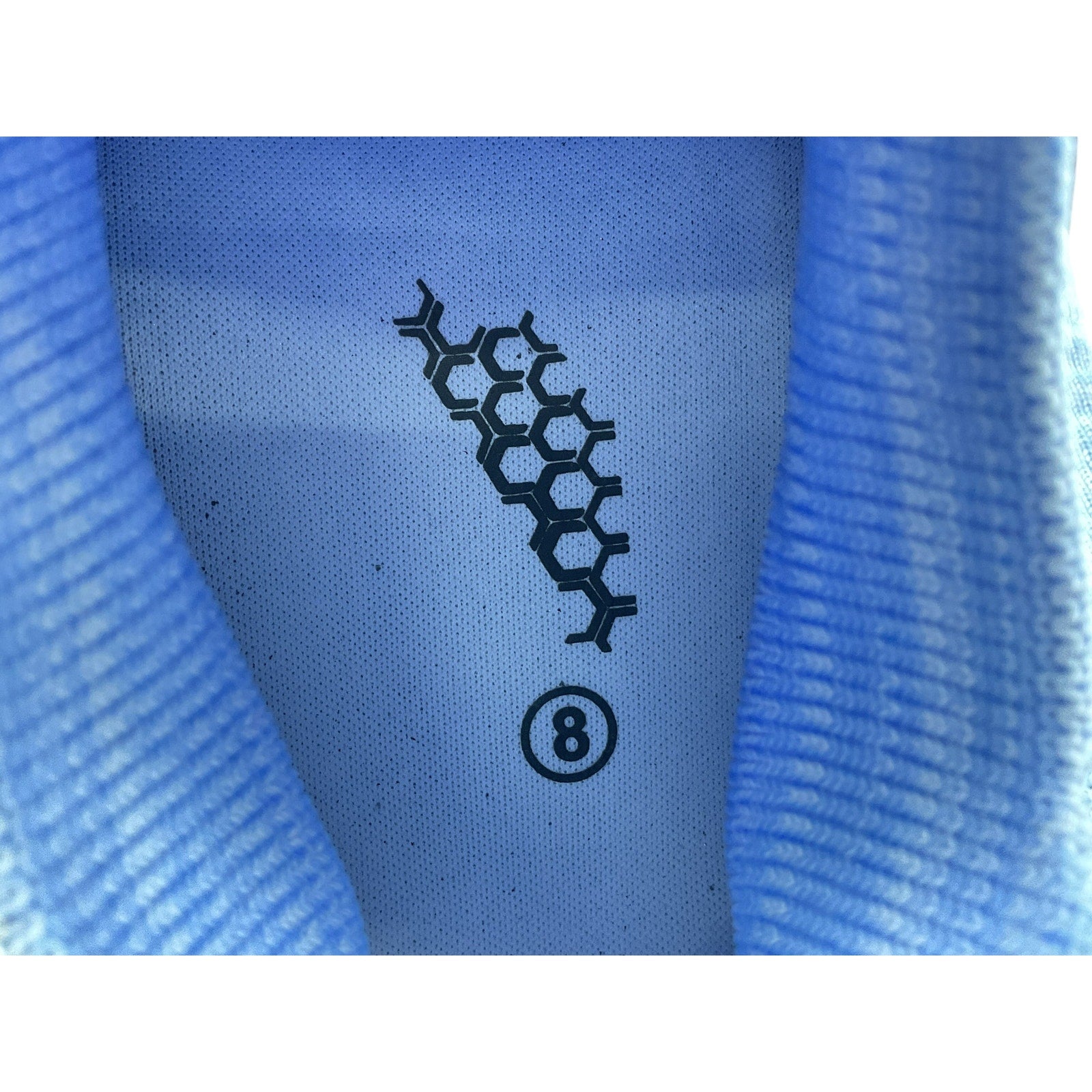 Tenis 8