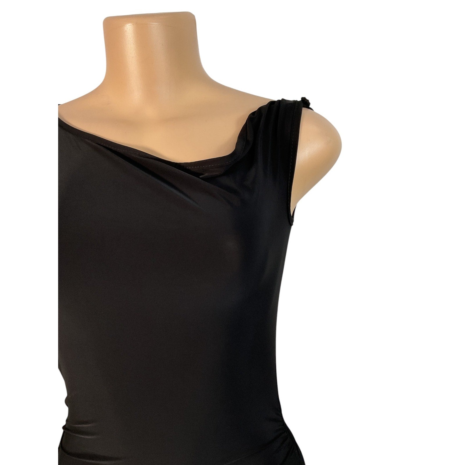 Vestido 4 (PRETTYLITTLETHING)