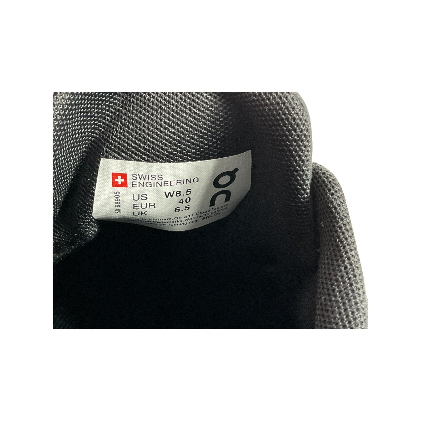 Tenis W8.5 (On Cloud)