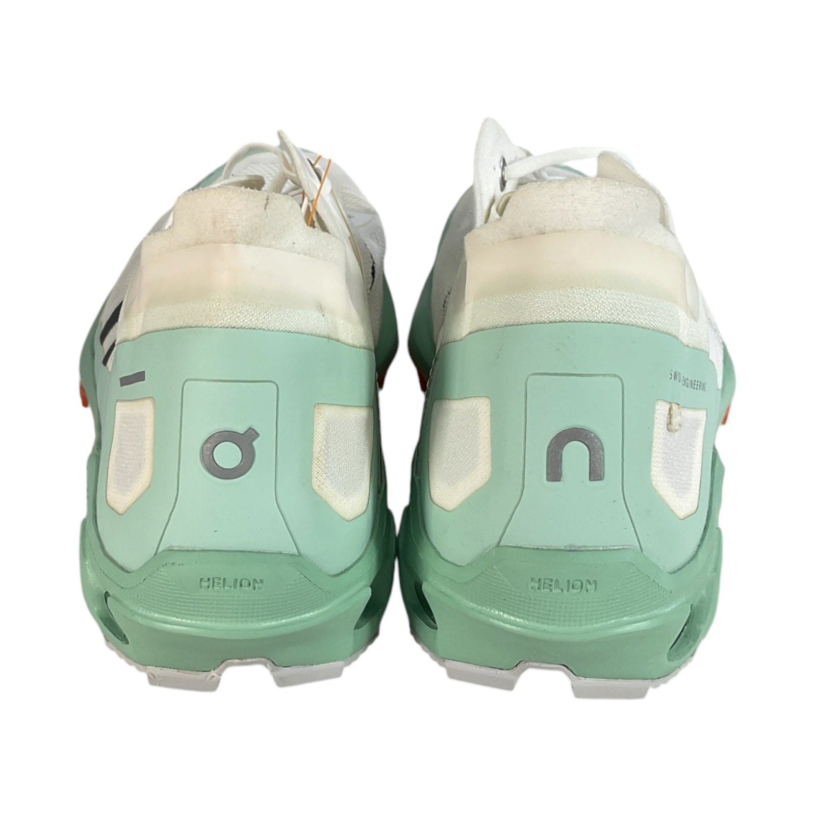 Tenis 8.5 (On Cloud)