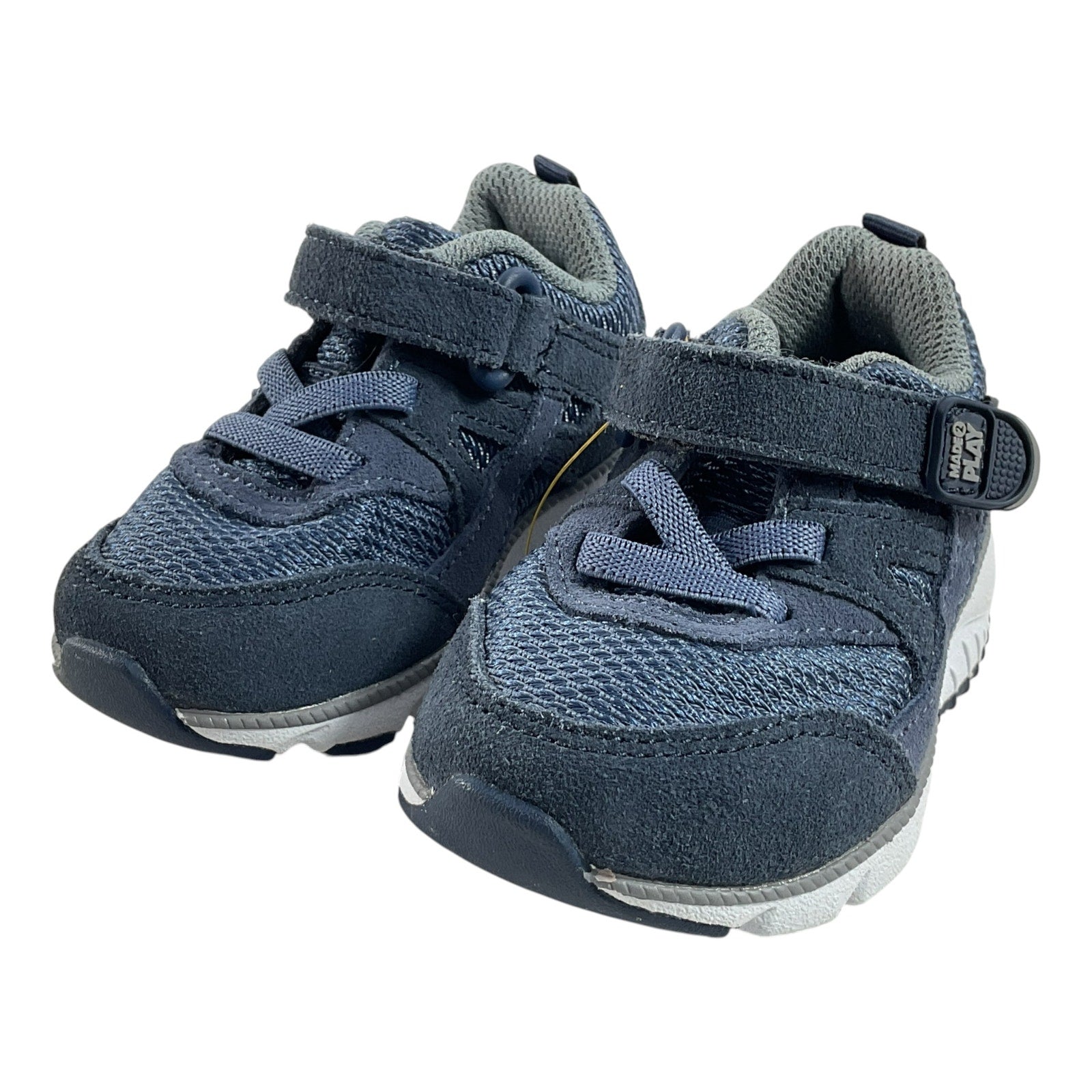 Tenis niño 4