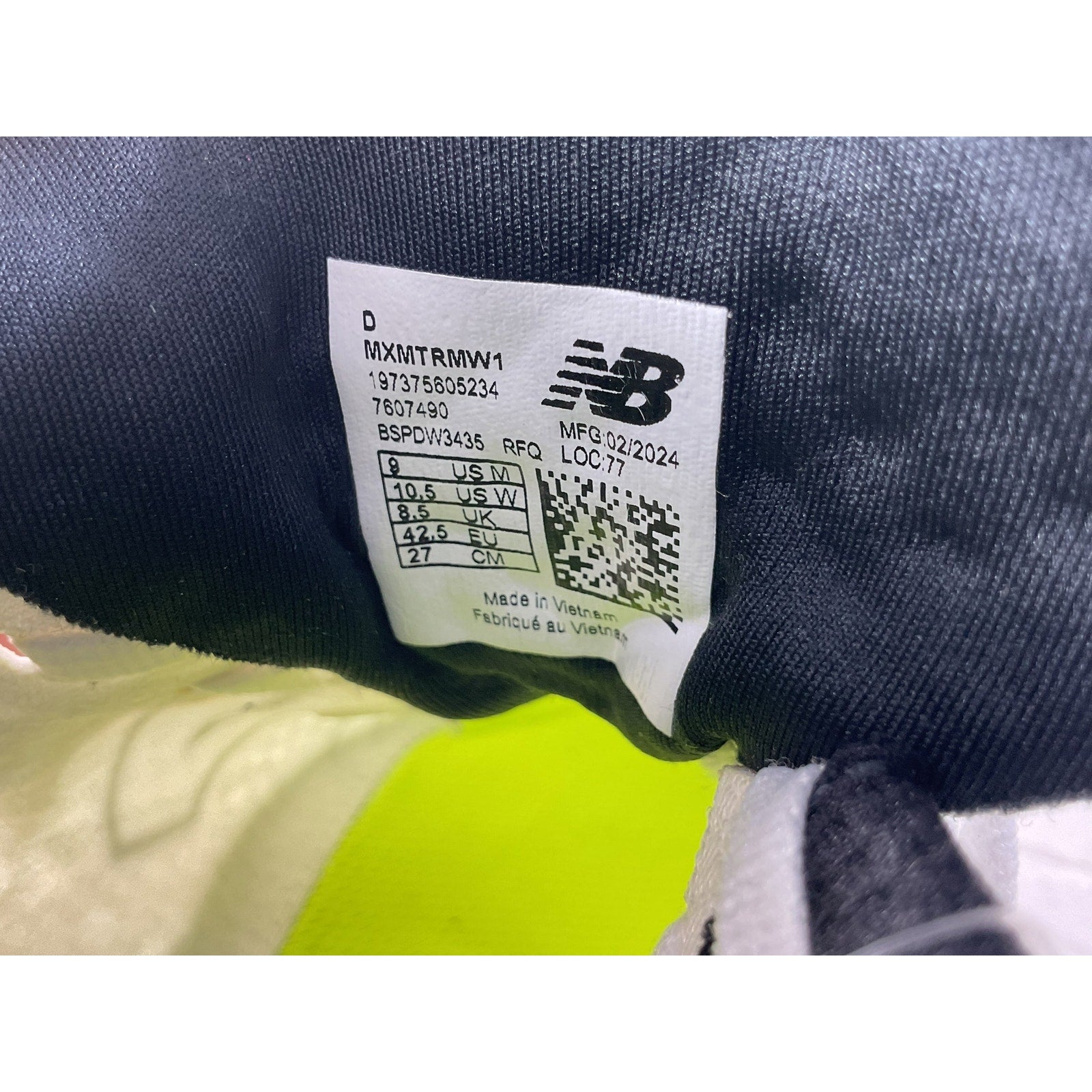 Tenis 9 (New Balance)